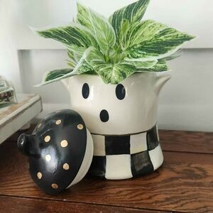 Ghost Planter with Lid